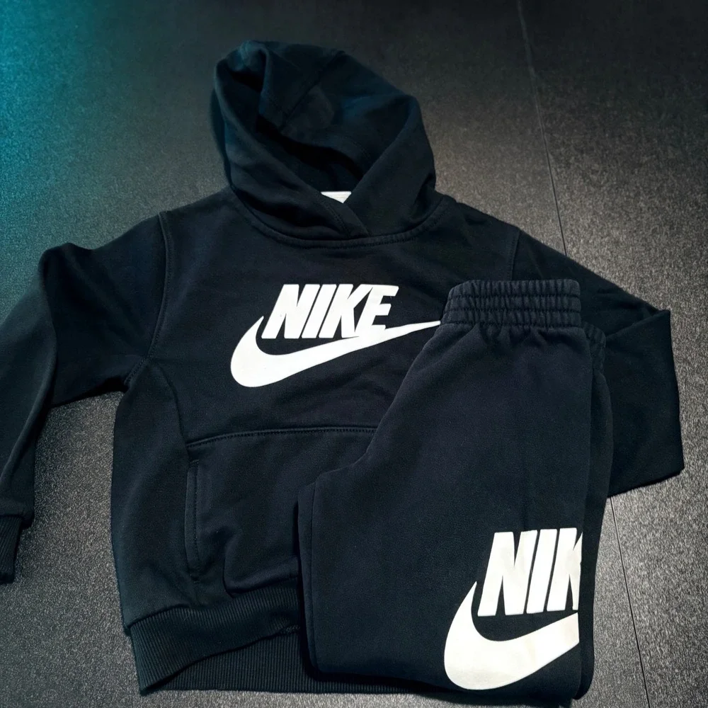 Nike Sportswear Fleece Pullover Hoodie Joggers 2-Piece Outfit Set black 5 yr kid